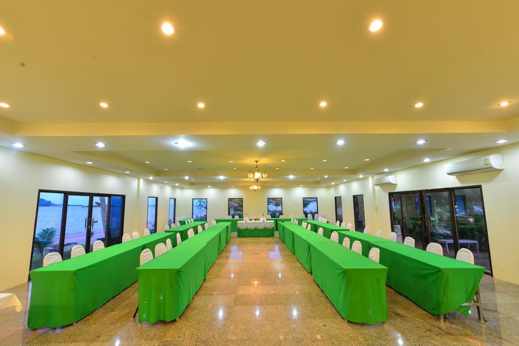 Star Light Beach Resort And Restaurant Chumpon Extérieur photo