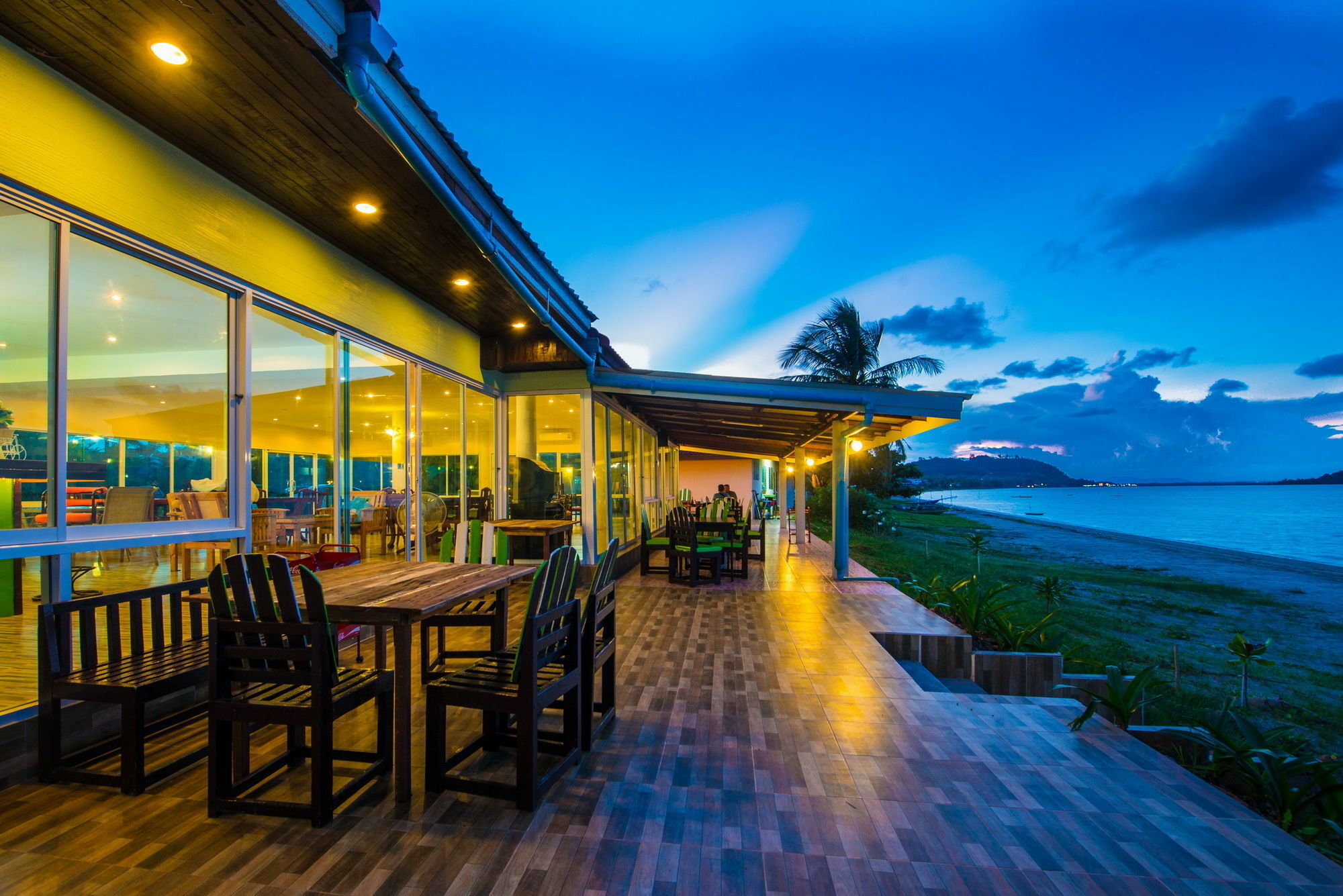 Star Light Beach Resort And Restaurant Chumpon Extérieur photo