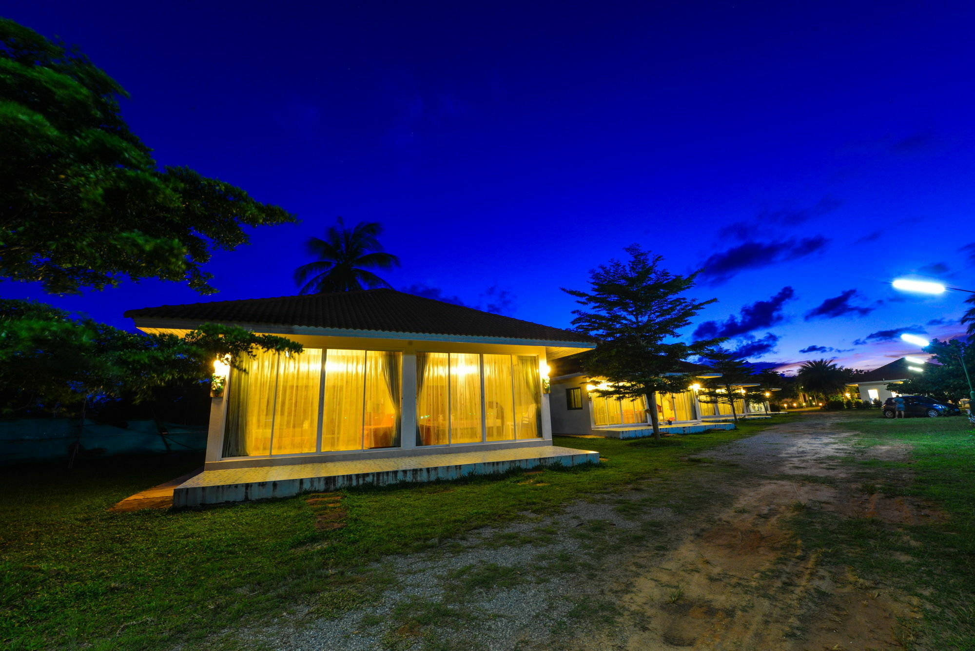 Star Light Beach Resort And Restaurant Chumpon Extérieur photo